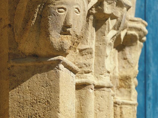 marciac-eglise-masque-michel-carossio.jpg