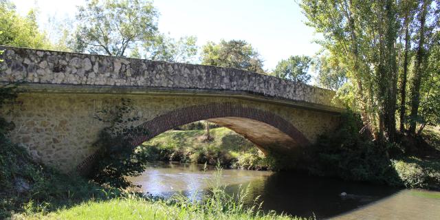 Barbachen Pont Sur Lesteous