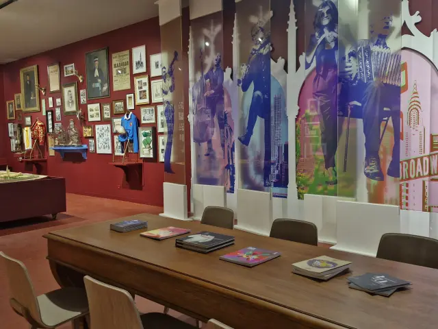 Office De Tourisme Cabinet Curiosites Marciac Cso