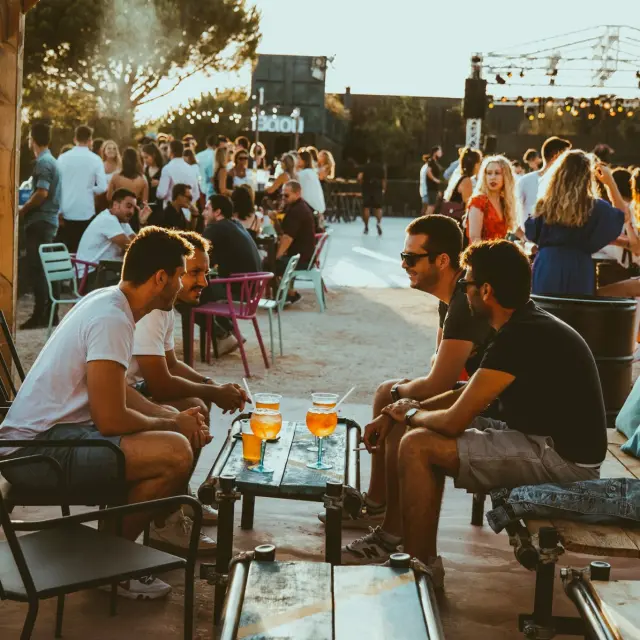 Baou Marseille, Soirée entre amis