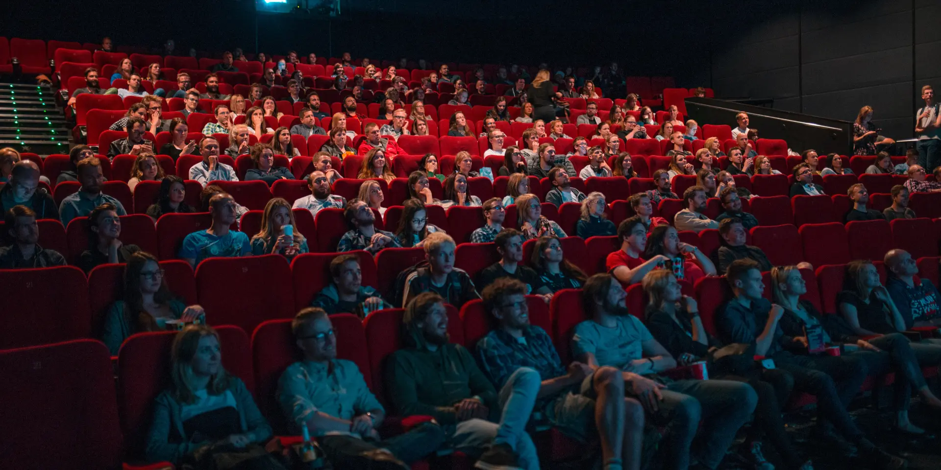 Salle de cinéma avec des spectateurs