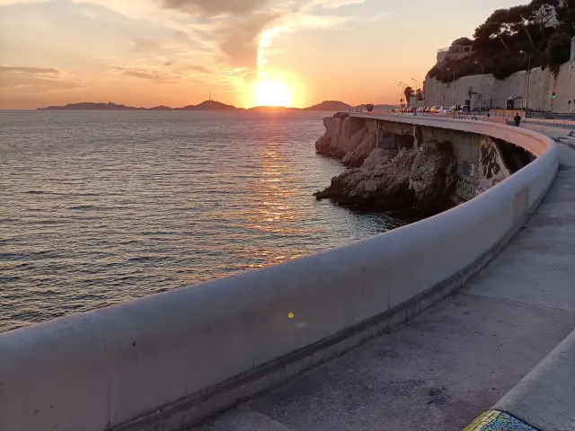 corniche coucher de soleil