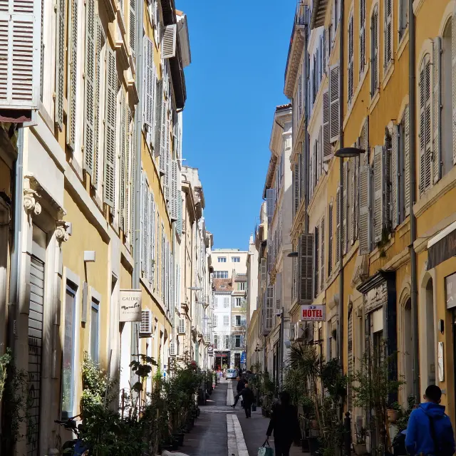 Ruelle dans le quartier de Belsunce à Marseille