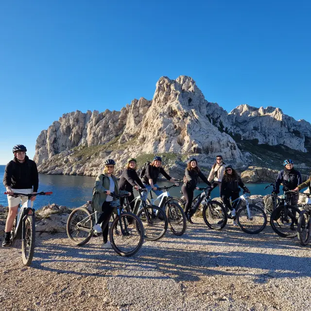 Groupe en VTT à la Baie des Singes