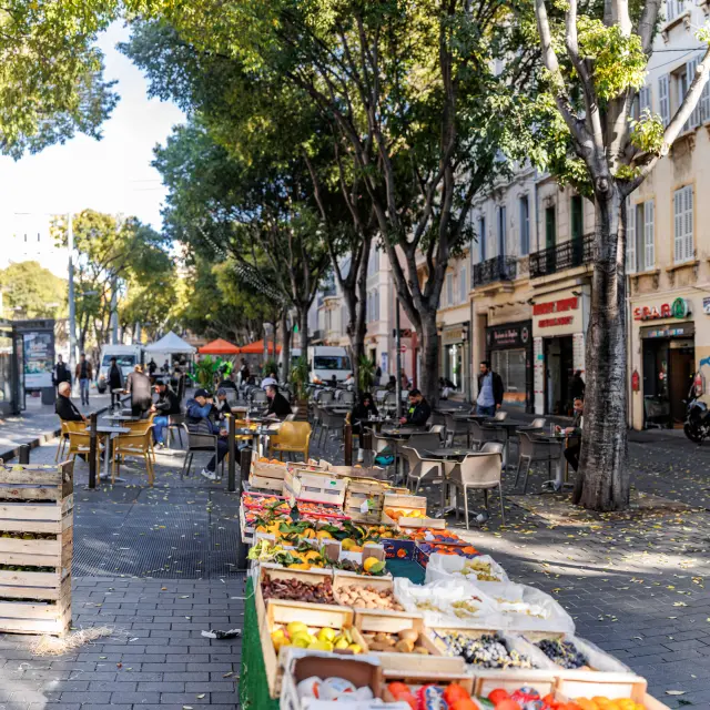 Marché dans le quartier des réformés