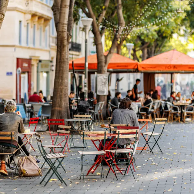 Terrasse de café aux Réformés