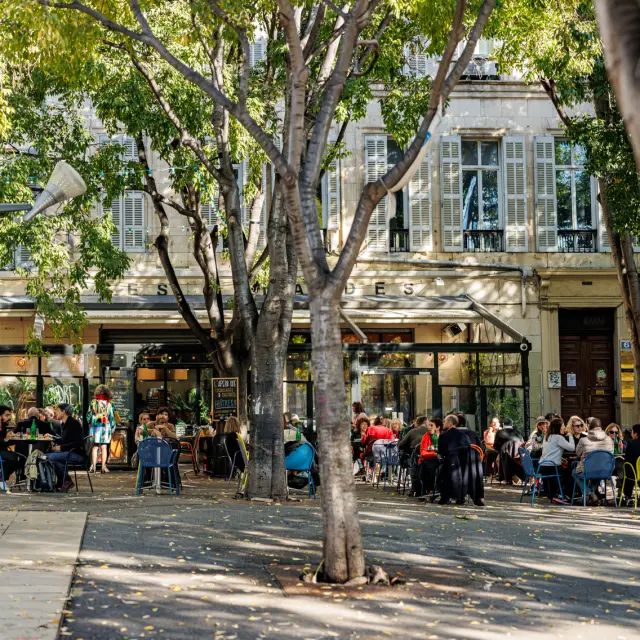 Terrasse de café aux Réformés