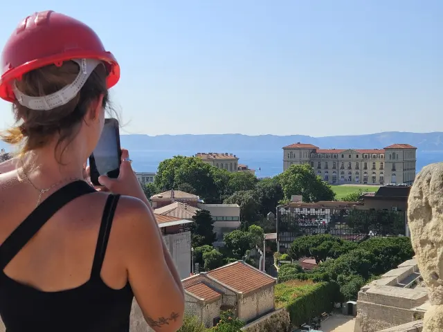 Vue depuis la Citadelle De Marseille sur le pharo