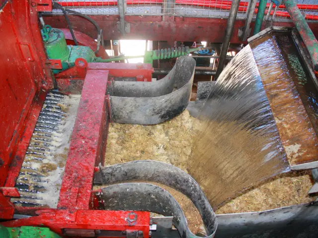 Crushing Sugar cane Rum Saint-James Sainte-Marie Martinique