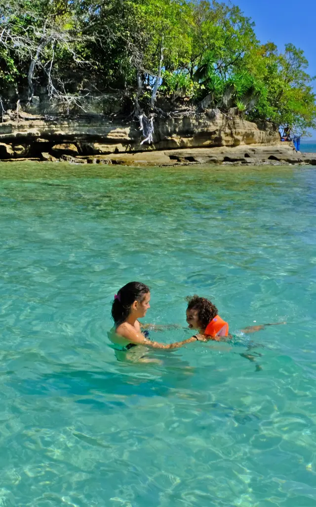 Fond blancs Baignade François Martinique