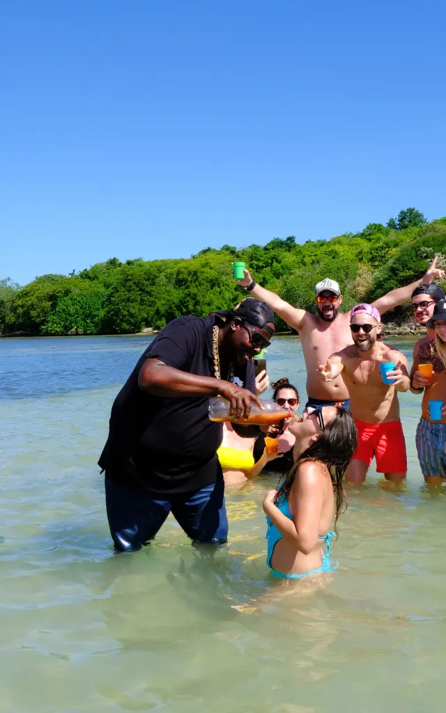 Baptême du rhum Bébêche bikini beach Bébêche Sainte-Anne Martinique