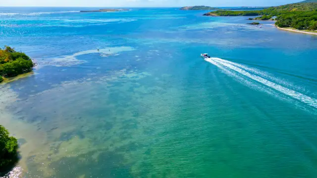 Bebeche Bay ilet Chevalier Sainte-Anne Martinique