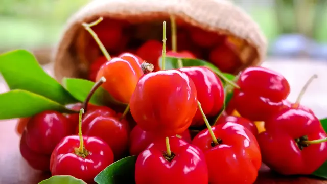 Cerises pays Fruit Exotique Martinique