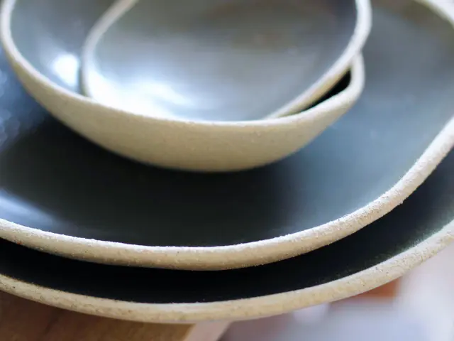 Set of dishes Sable et cendre Saint-Pierre Martinique