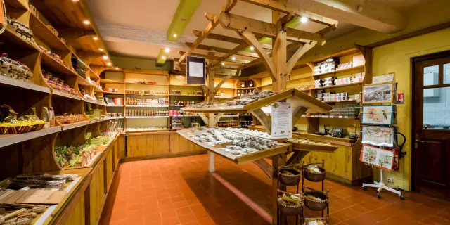 interior-spice-globe-lamentin-martinique