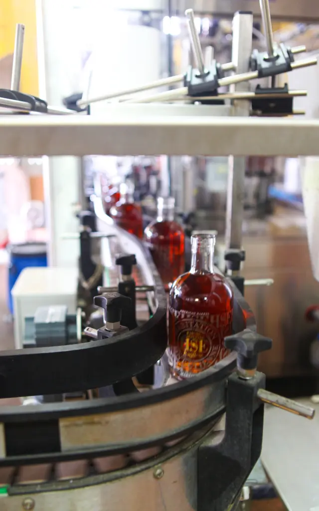 Bottling-Rhums-HSE-Habitation-Saint-Etienne-grosmorne-martinique