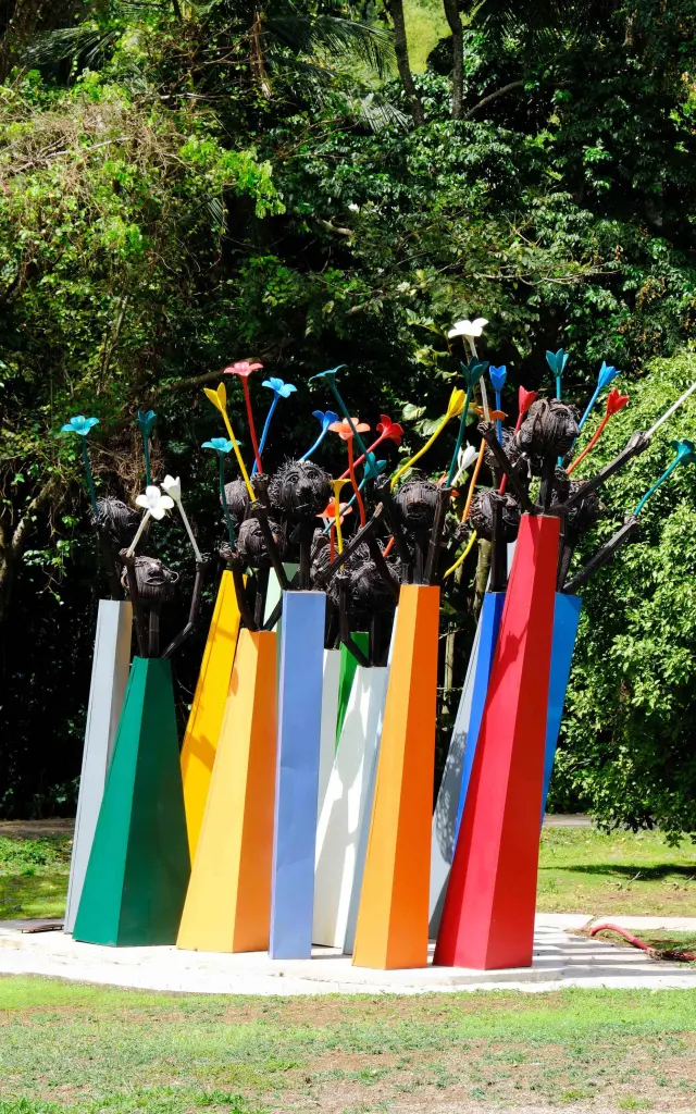 Sculpture Jardin Distillerie Maison La Mauny Rivière-Pilote Martinique
