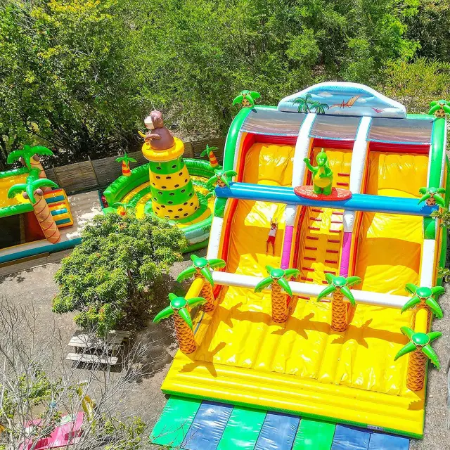 bouncy castles2-parkadonf-ansesdarlet-martinique