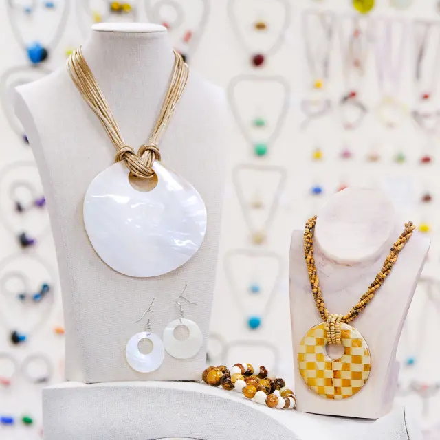 Bijoux Le Coffret Village de la Poterie Trois-îlets Martinique