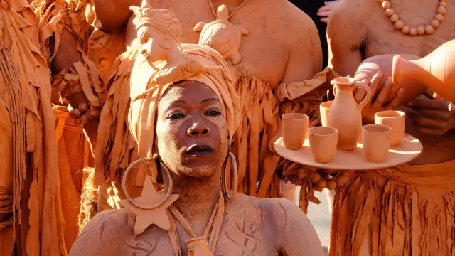 Les hommes d'argile du Village de la poterie des Trois-Îlets Carnaval Fort-de-France Martinique