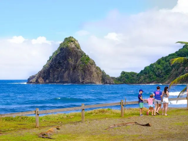 Paindesucre4 Plagedelansecharpentier Restaurantlepointdevue Saintemarie Martinique