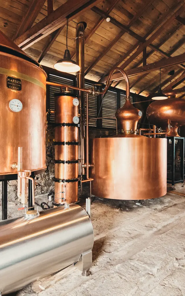 Distillation à l'alambic Habitation du Simon Distillerie A1710 Le François Martinique