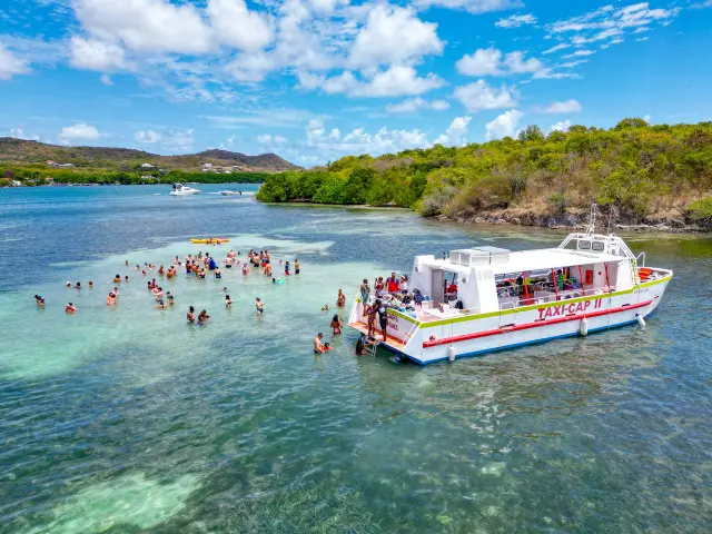 Taxi Cap Ilet Chevalier Fond blanc Sainte-Anne Martinique
