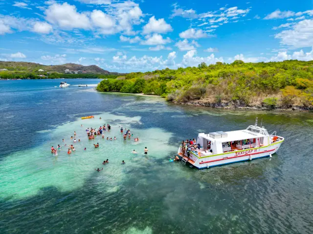 Taxi Cap Ilet Chevalier Fond blanc Sainte-Anne Martinique