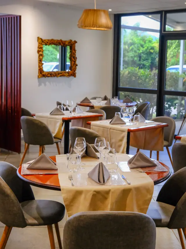 Salle Restaurant O vin sur vingt Lamentin Martinique