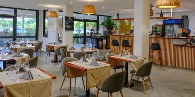 Salle Restaurant O vin sur vingt Lamentin Martinique