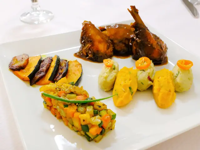 Restaurant Hôtel** Tante Arlette Grand'rivière Martinique