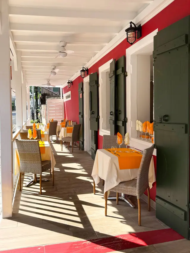Terrasse Restaurant Hôtel** Tante Arlette Grand'rivière Martinique