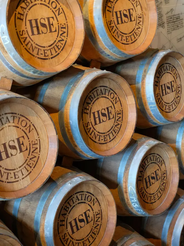 Tonneaux Chais des rhums HSE Distillerie HSE Habitation Saint-Etienne Gros-Morne Martinique