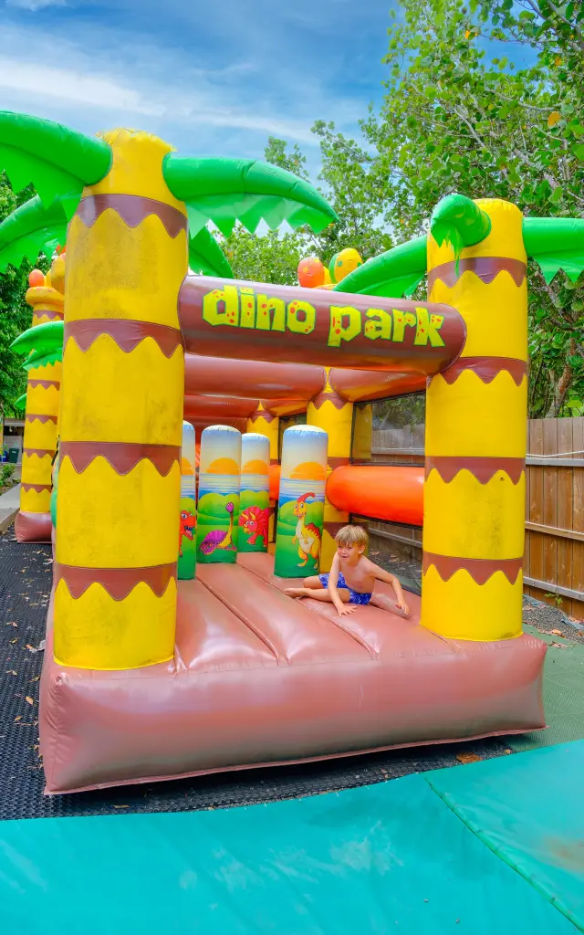 Chateau gonflable Parkadonf Anses-d'Arlet Martinique