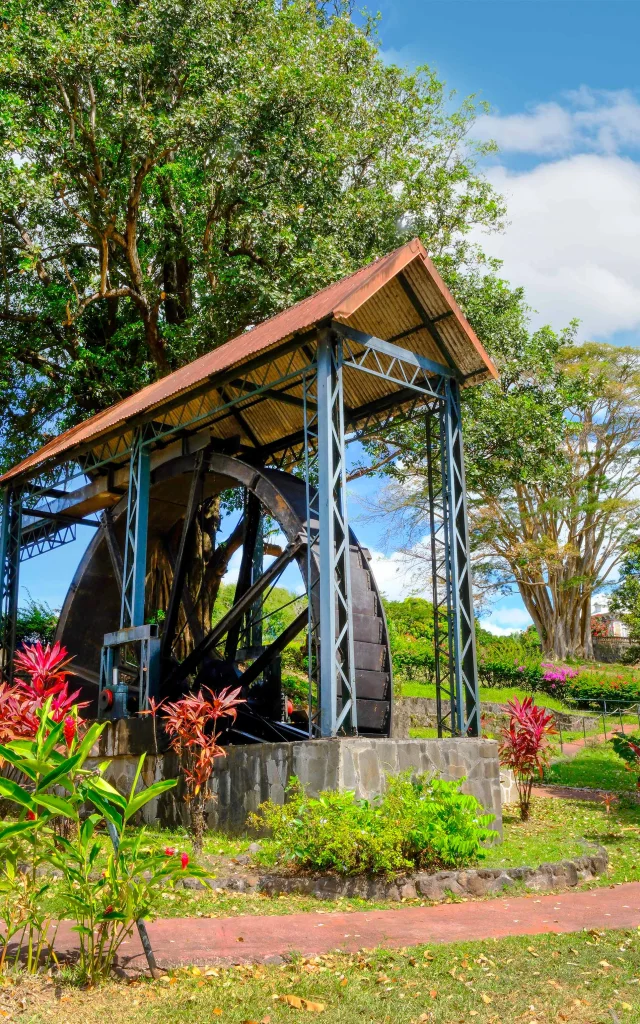 Roue à aubes Distillerie Depaz Saint-Pierre Martinique