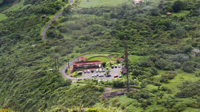 Refuge de l'Aileron Montagne Pelée Morne-Rouge Martinique