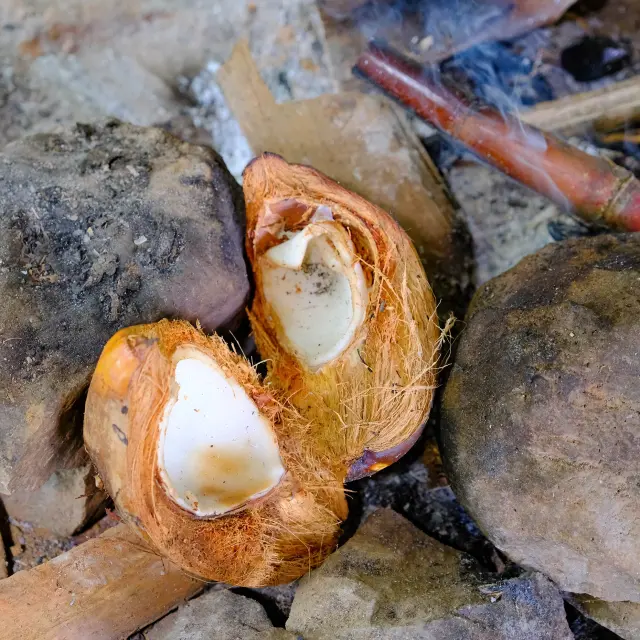 Noix de coco grillé Lakoua Gros-Morne Martinique