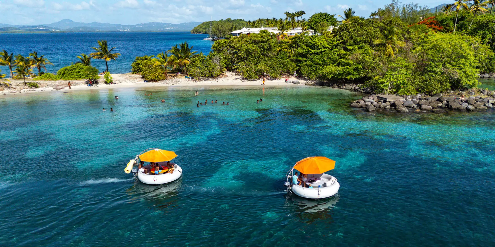Donuts BBQ Chill flottant Pointe du Bout Trois-Îlets, bateau barbecue sans permis Martinique