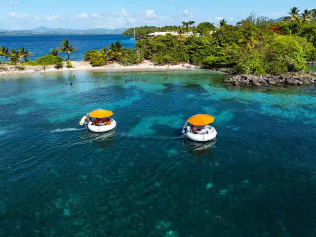Donuts BBQ Chill flottant Pointe du Bout Trois-Îlets, bateau barbecue sans permis Martinique