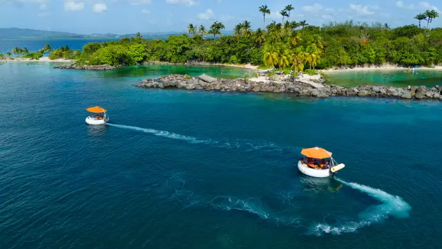 Donuts BBQ Chill Pointe du Bout Trois-Îlets Martinique, barbecue flottant rond convivial