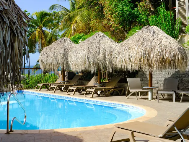 Piscine Résidence hôtelière Diamant les Bains Diamant Martinique