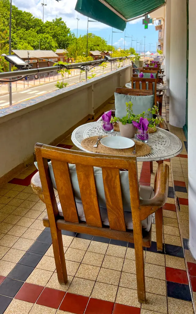 Terrasse vue sur la savane Restaurant Le Joséphine Hotel l'impératrice *** Fort-de-france Martinique
