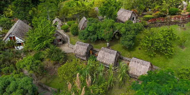 Jardin et Rue Case Nègres Savane des esclaves Trois-îlets Martinique