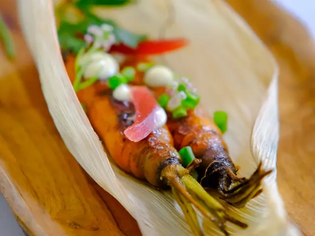 Carottes glacées fines et colorées servie au restaurant Carte Blanche by Harold Trois-Îlets Martinique