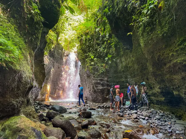 Rivière Randonnée Cascade Dany Kaïali Excursions Ajoupa-Bouillon Martinique