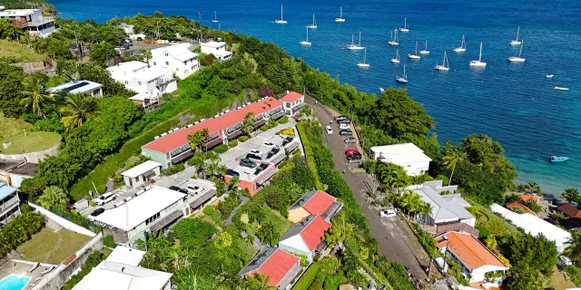 Hôtel Le Panoramic Anse à l'Ane vue sur la Baie de Fort-de-France Trois-îlets Martinique