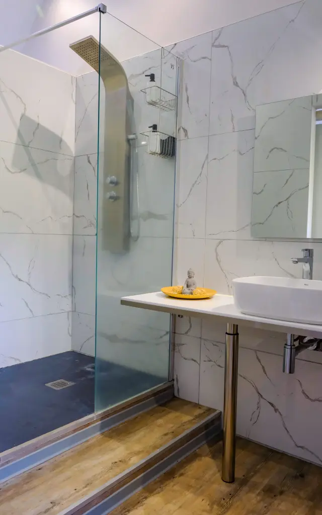 Salle de bain Chambre supérieure Hôtel Village Pomme Cannelle Prêcheur Martinique