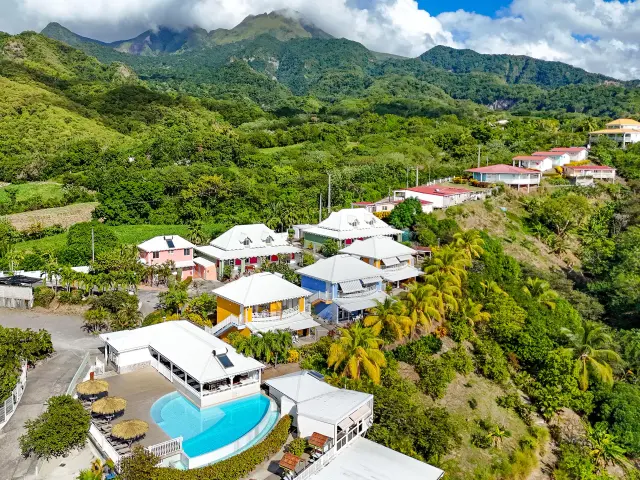Hôtel Village Pomme Cannelle *** face à la Montagne Pelée Prêcheur Martinique