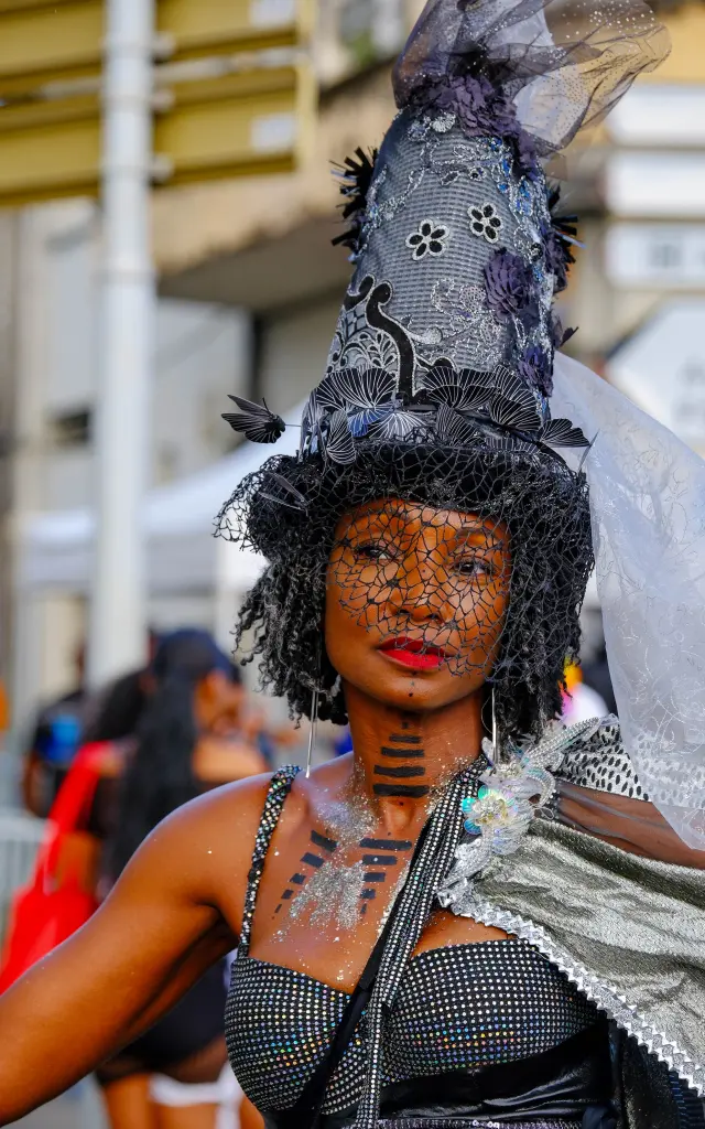 Portrait carnavalière Costume noir et blanc Carnaval Martinique