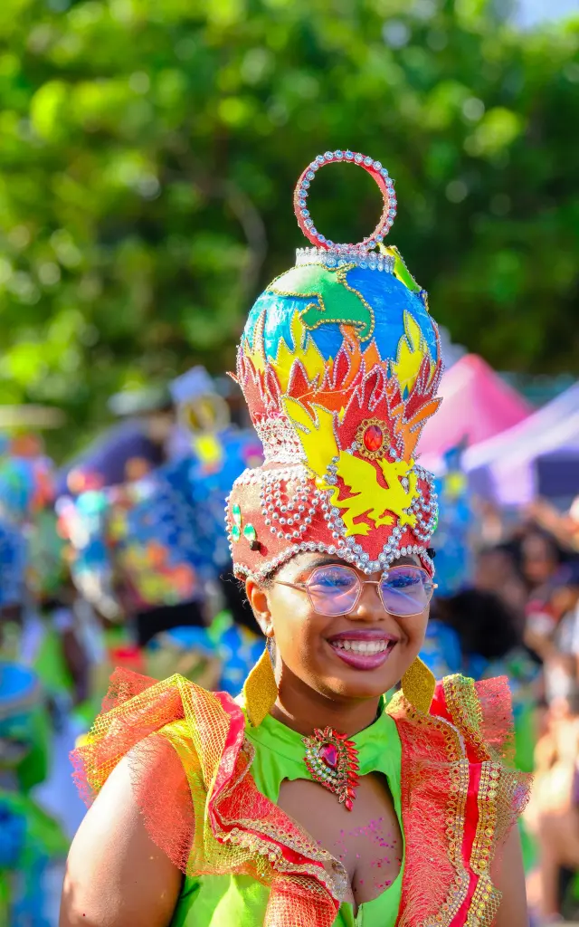 Costumes colorés du carnaval de Martinique